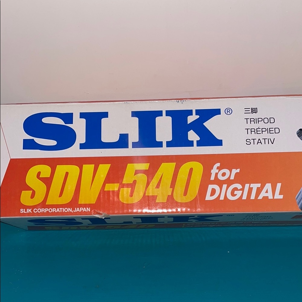 NIB SLIK SDV-540 Tripod for Digital Cameras